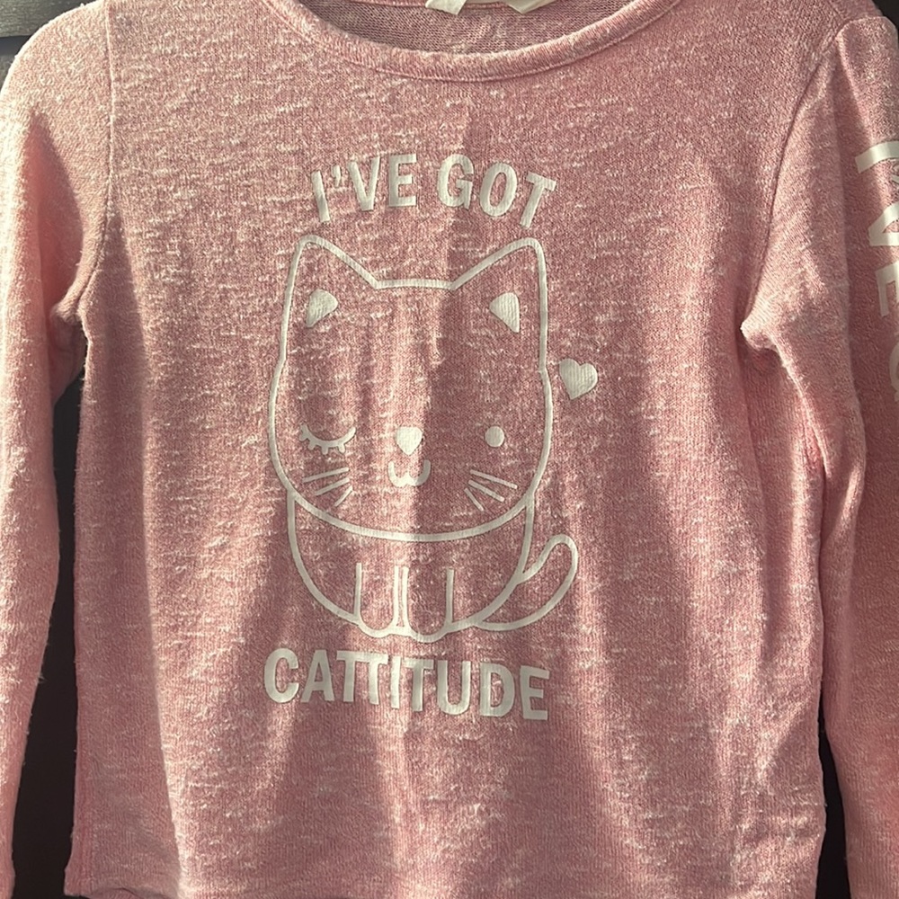 H &M Girls pink cat shirt size 8/10.
